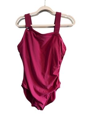 Aqua Green NWT Women’s Magenta One-Piece Swimsuit Size X-Large